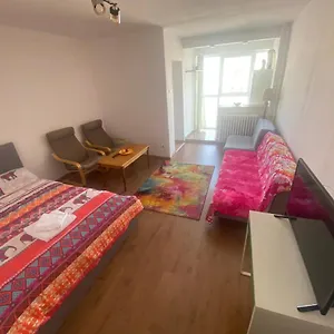 Apartament Lovely 1 Bedroom Near Arena Nationala With Ac And Free Street Parking, Bucureşti